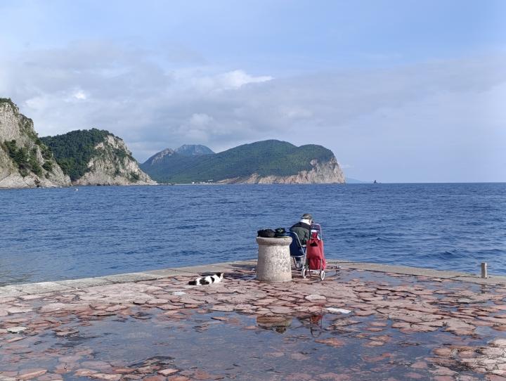 Waiting for the catch | Montenegro, Budva Riviera, Petrovac