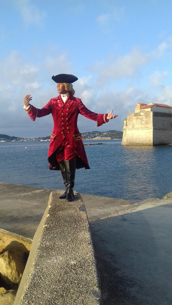 Le chevalier Georges sur le ponton de la plage du Lido à Toulon. Var | France, Cote d'Azur