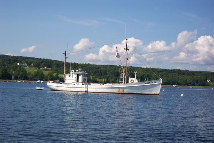 Sardine Carrier Jacob Pikr Benjamin River Brooklin ME | Estados Unidos, Maine