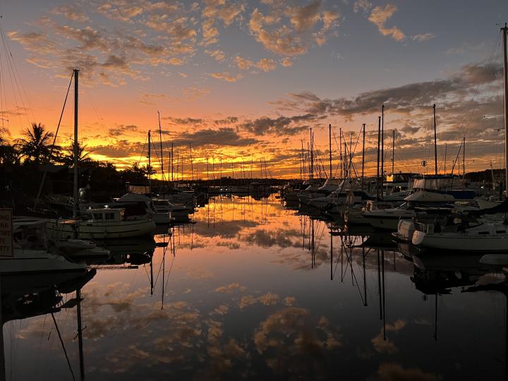 Sunset at the marina. | Australia, Queensland, Tin Can Bay