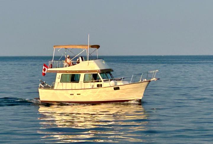 Campion Trawler Yacht on Lake Simcoe | Canada, Ontario, Lake Simcoe