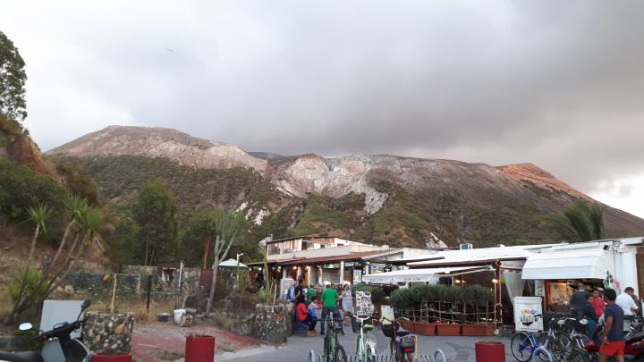 il Vulcano visto dal paesino di 